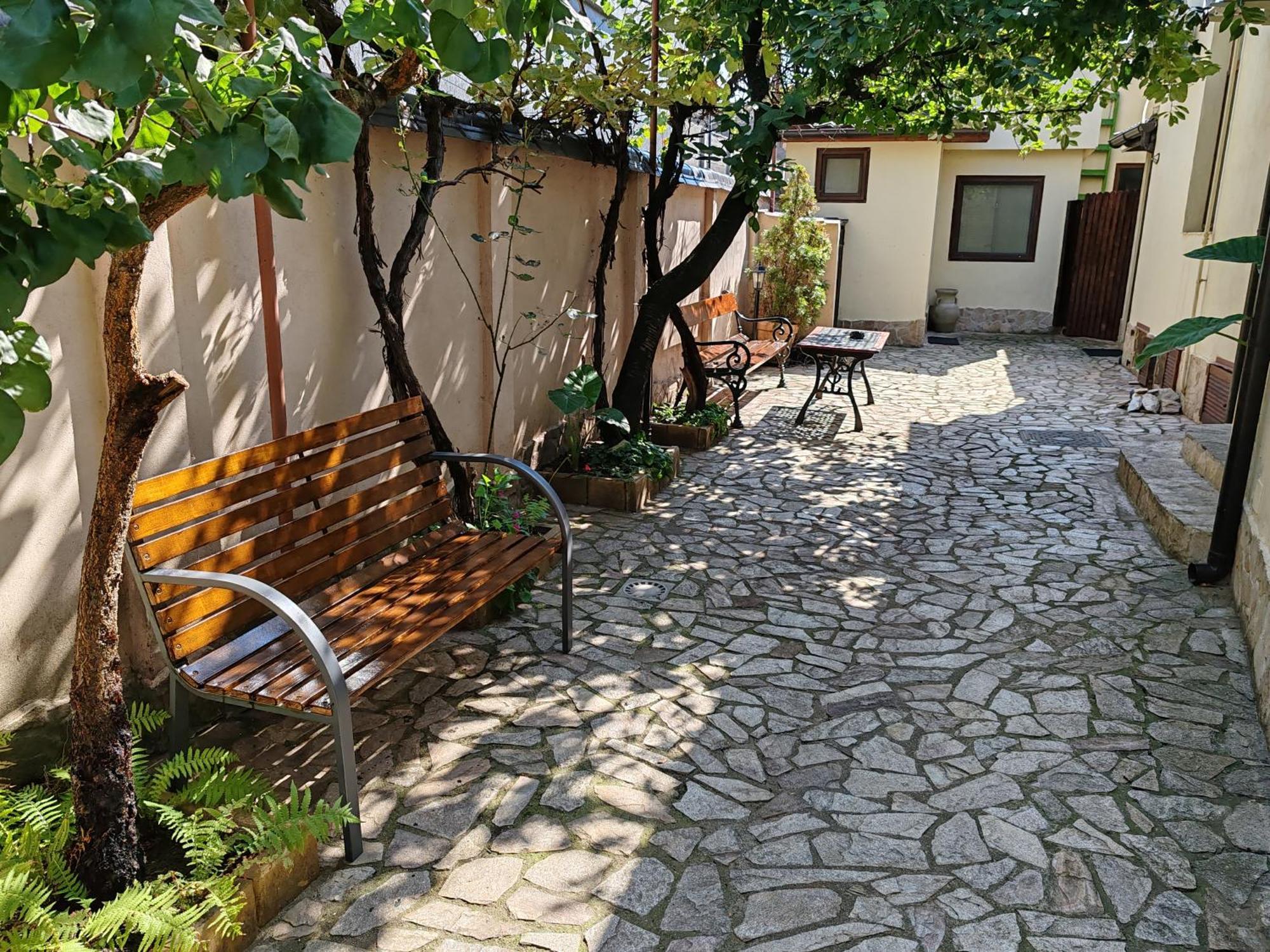 Arthouse Lucrezia Hotel Timişoara Exterior foto