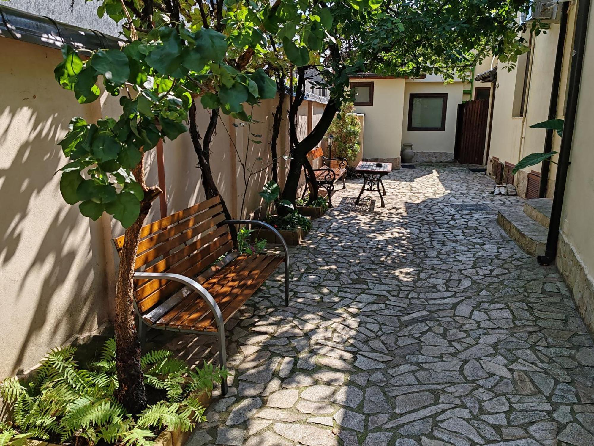Arthouse Lucrezia Hotel Timişoara Exterior foto